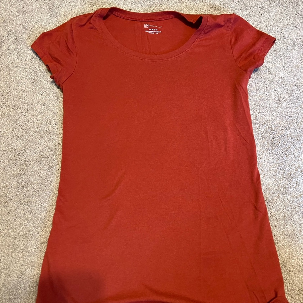 Reddish/orange Short Sleeve Tee